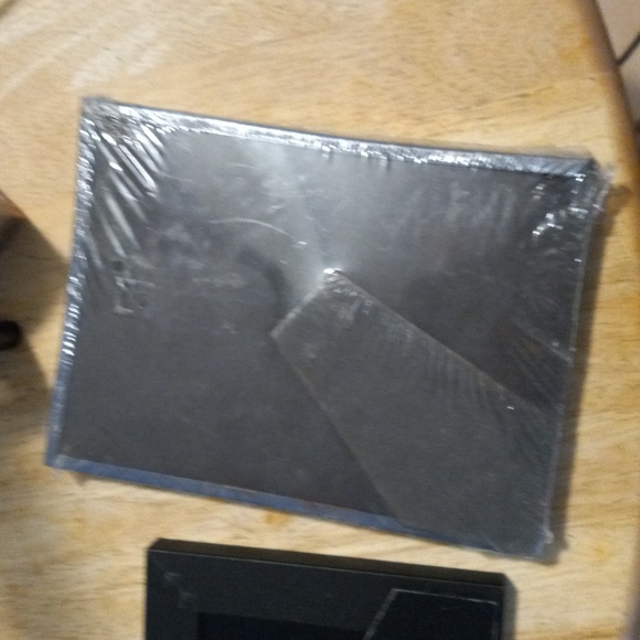 2 pic frames - Picture 4 of 5